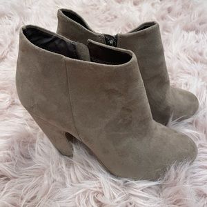 Women’s size 9 booties